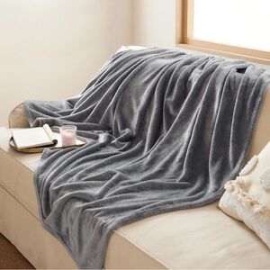 NEW Bedsure GentleSoft Fleece Blanket Twin Size Grey